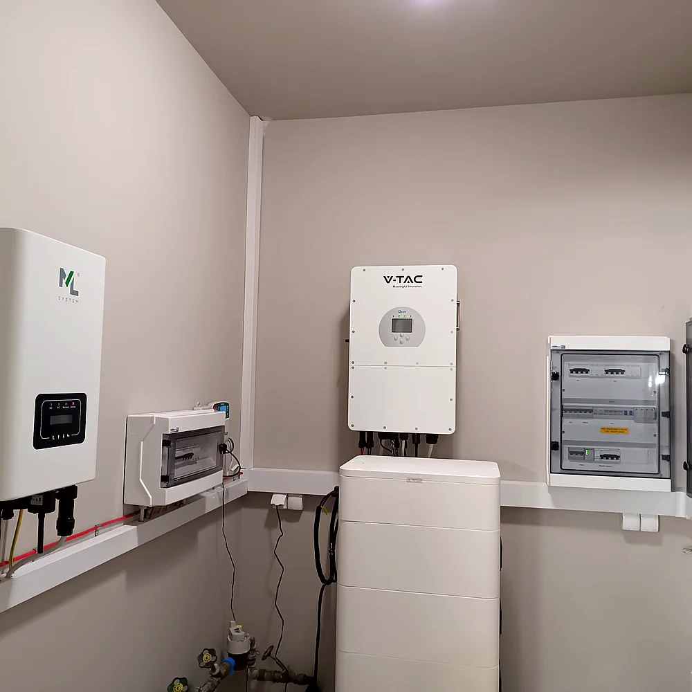 System magazynu energii z falownikiem hybrydowym – realizacja DF Instal